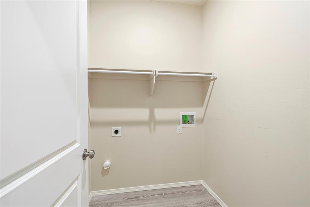 228 E Abbot Lane Property Photo 13