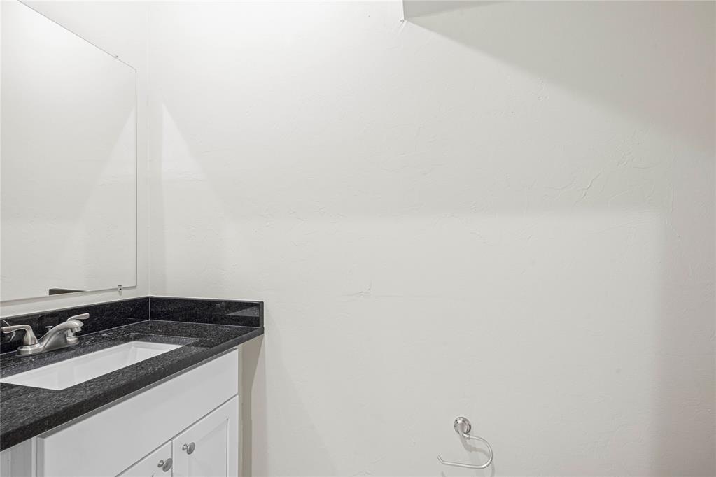 228 E Abbot Lane Property Photo 16