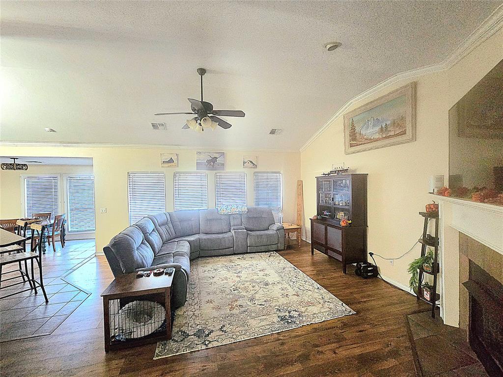 2913 Hunter Pointe Property Photo 2