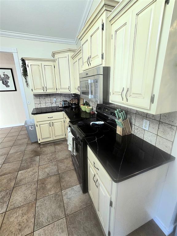 2913 Hunter Pointe Property Photo 6