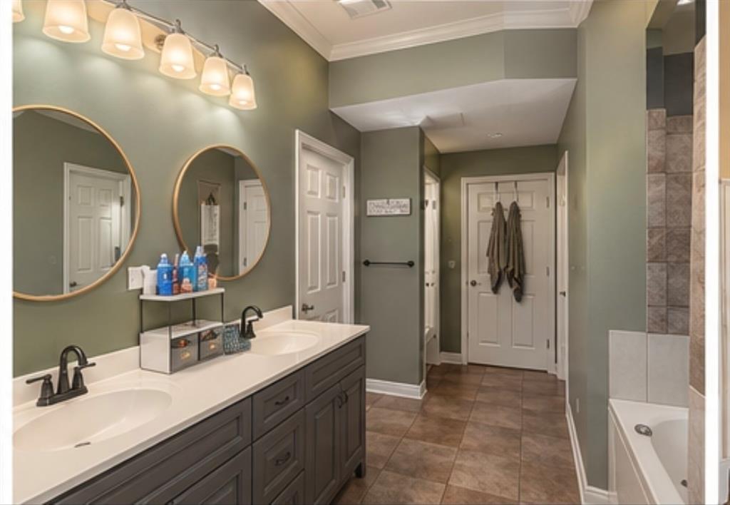 2913 Hunter Pointe Property Photo 6