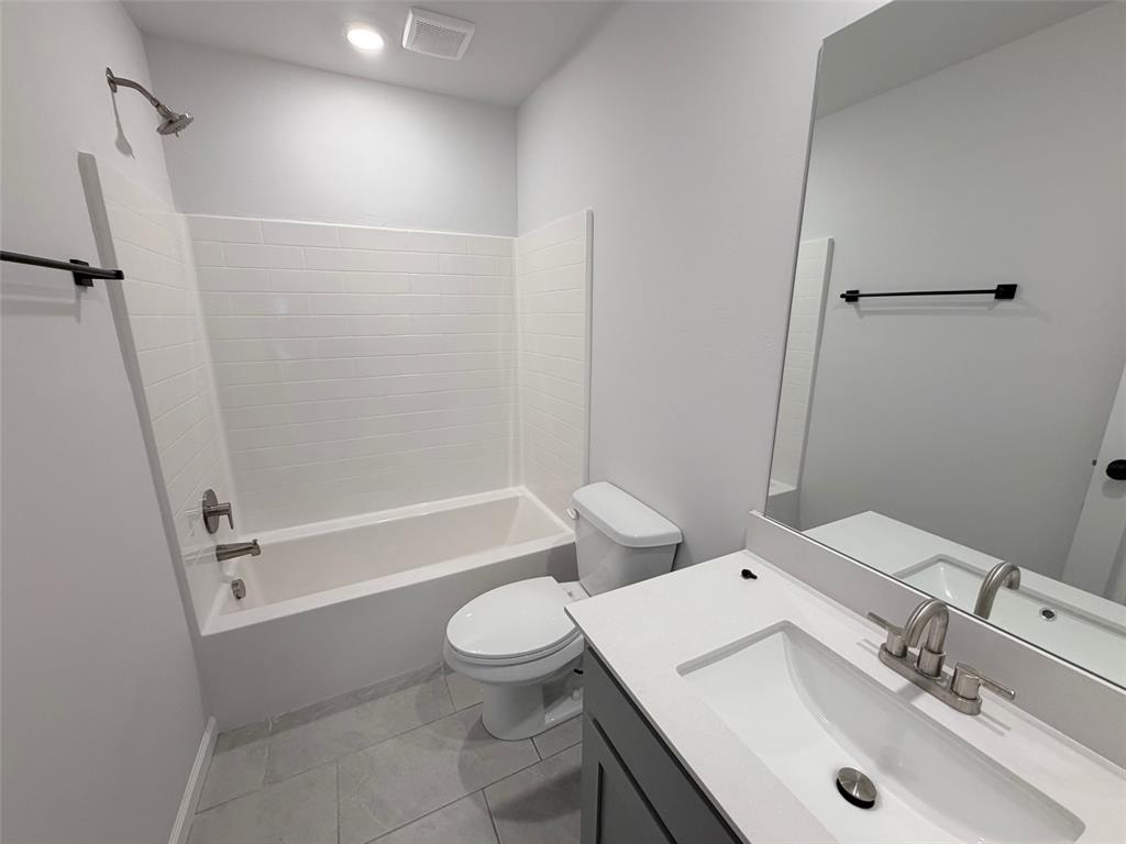 2924 Nw 196th Place Property Photo 11