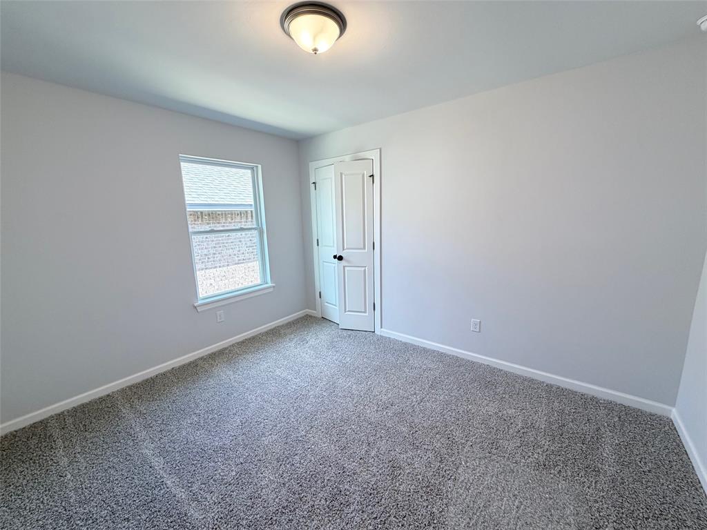 2924 Nw 196th Place Property Photo 12