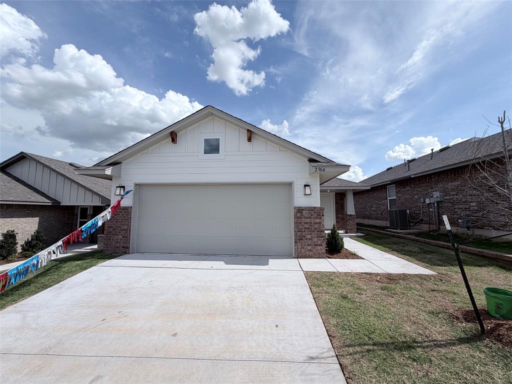 2916 Nw 196th Place Property Photo 1