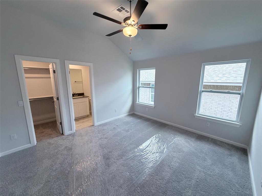 2916 Nw 196th Place Property Photo 8