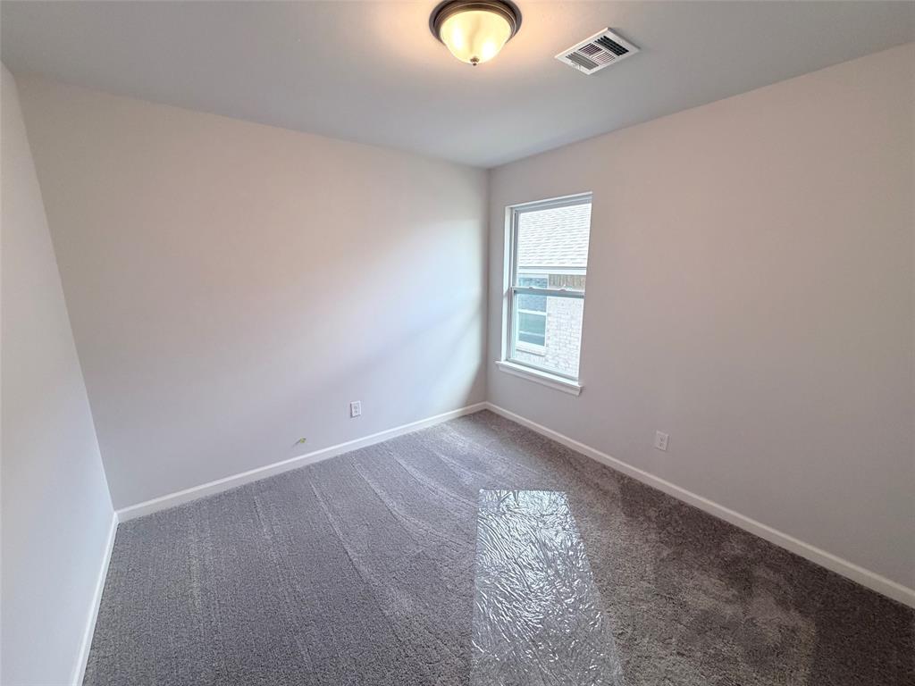 2916 Nw 196th Place Property Photo 11