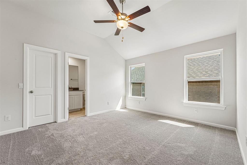 2916 Nw 196th Place Property Photo 15