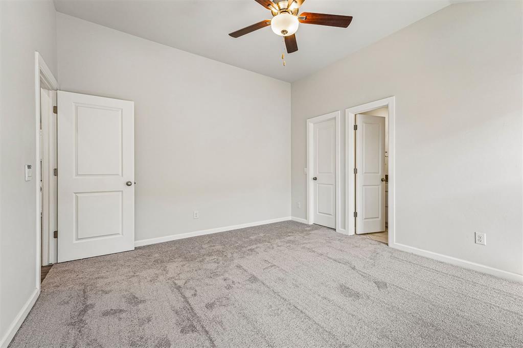 2916 Nw 196th Place Property Photo 16