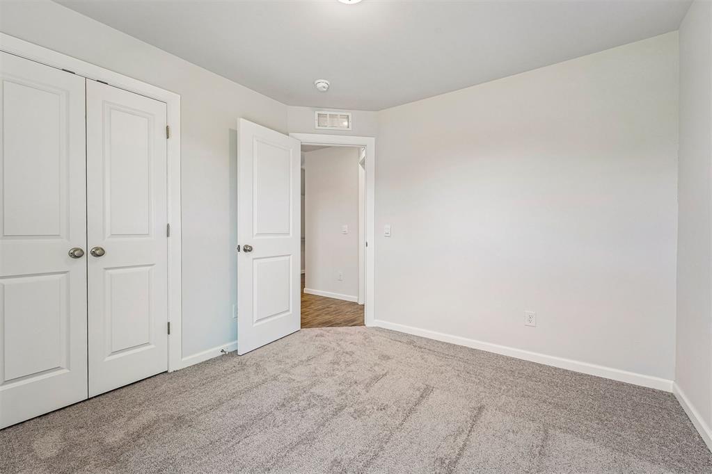 2916 Nw 196th Place Property Photo 21