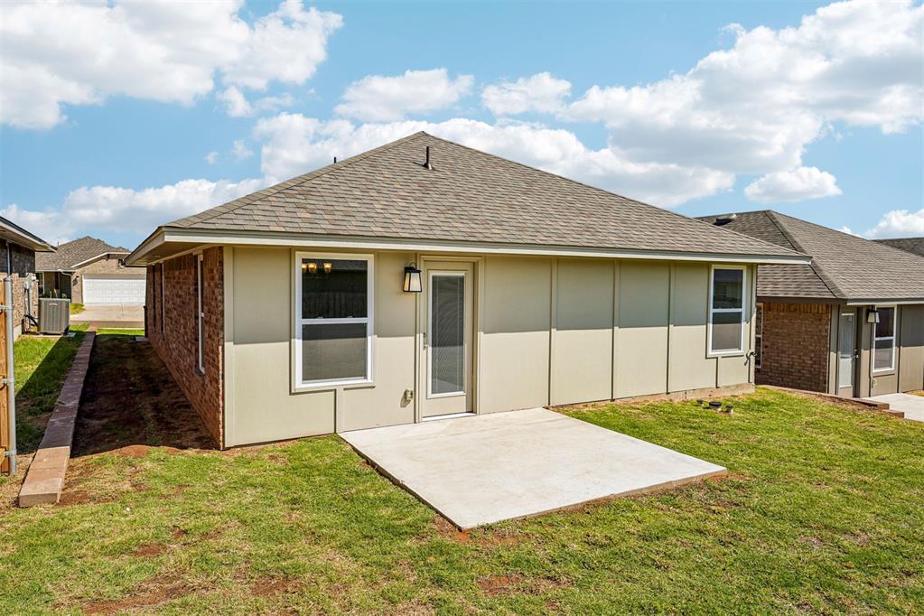 2916 Nw 196th Place Property Photo 23