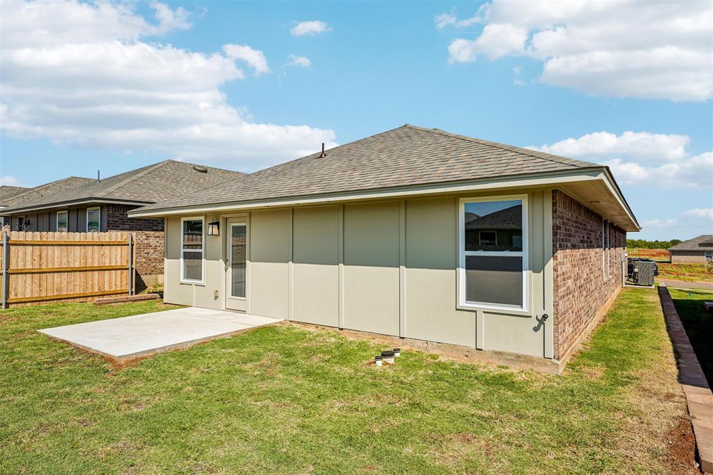 2916 Nw 196th Place Property Photo 25