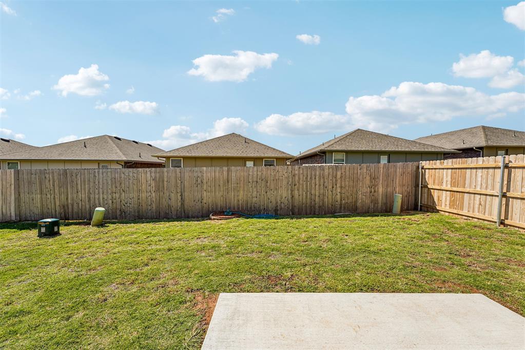 2916 Nw 196th Place Property Photo 26