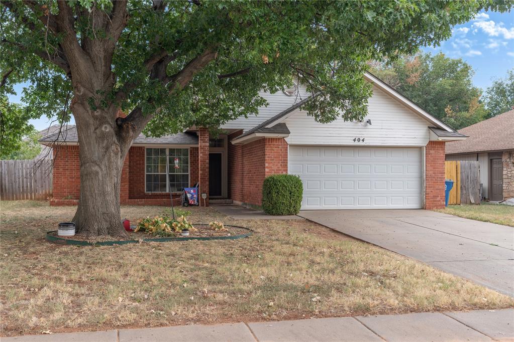 404 N Lockeport Drive Property Photo 1