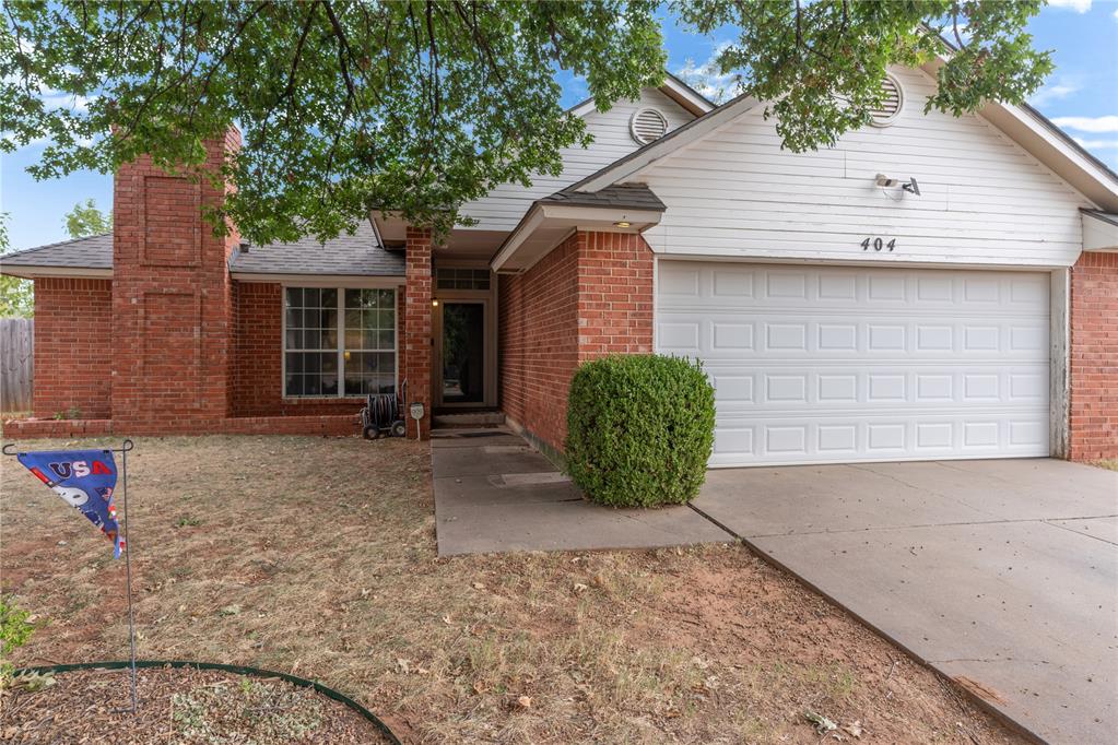 404 N Lockeport Drive Property Photo 2