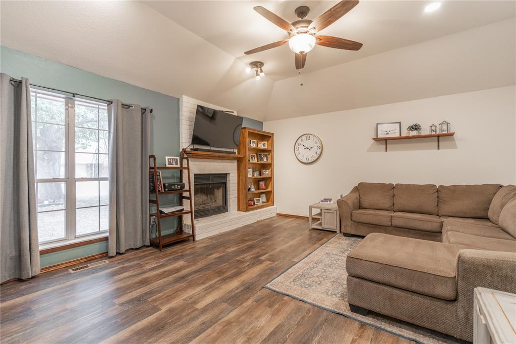 404 N Lockeport Drive Property Photo 6