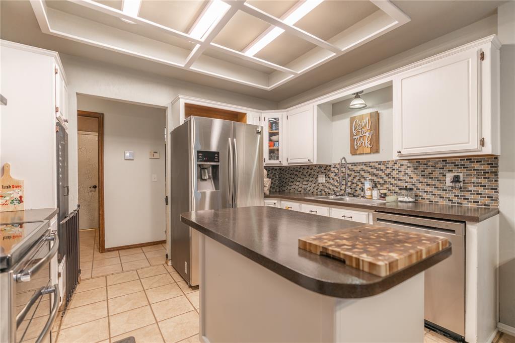 404 N Lockeport Drive Property Photo 8