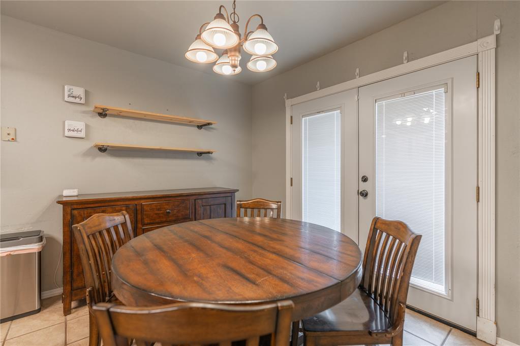 404 N Lockeport Drive Property Photo 10
