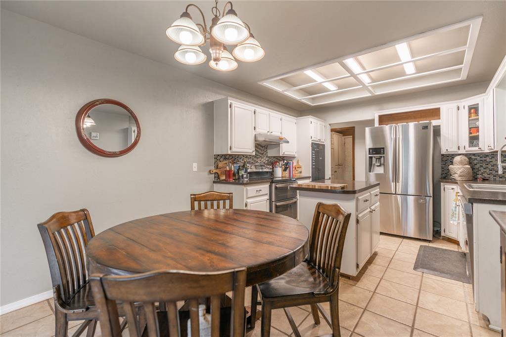 404 N Lockeport Drive Property Photo 11