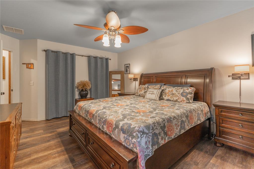 404 N Lockeport Drive Property Photo 13