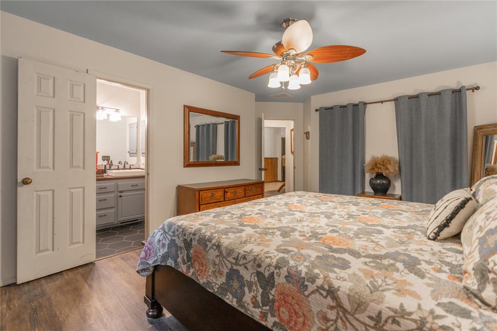 404 N Lockeport Drive Property Photo 14