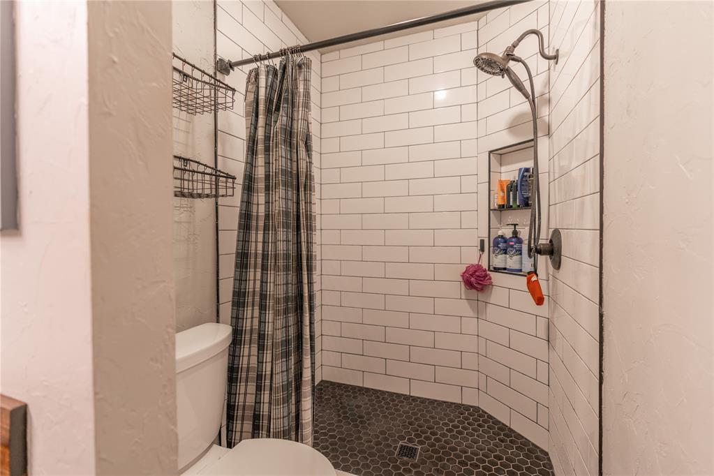 404 N Lockeport Drive Property Photo 17