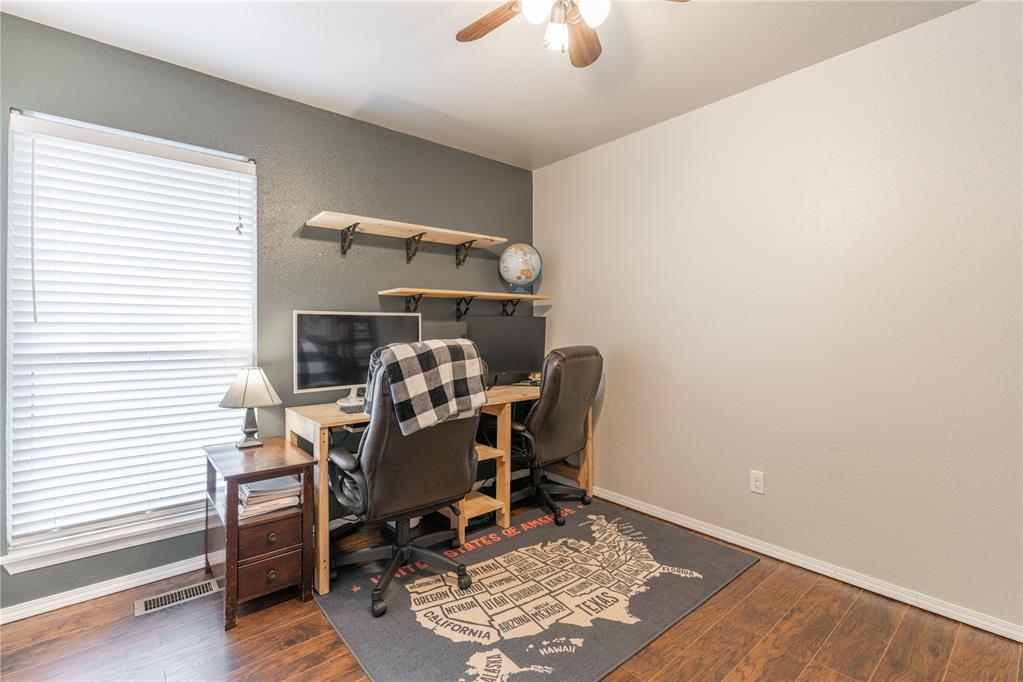 404 N Lockeport Drive Property Photo 22