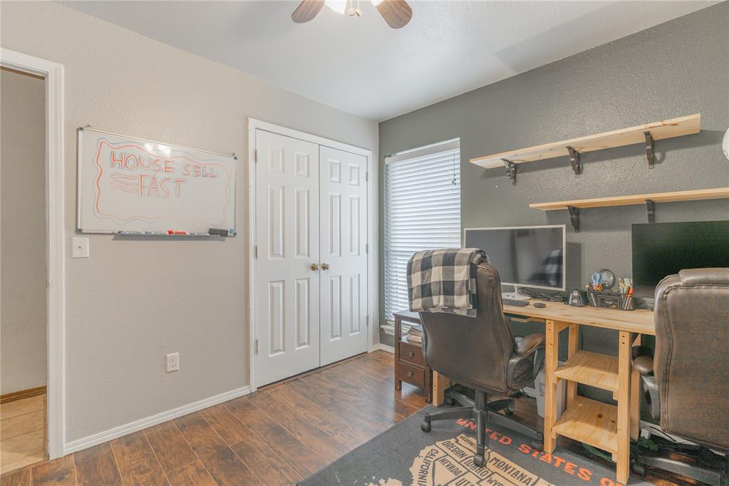 404 N Lockeport Drive Property Photo 23