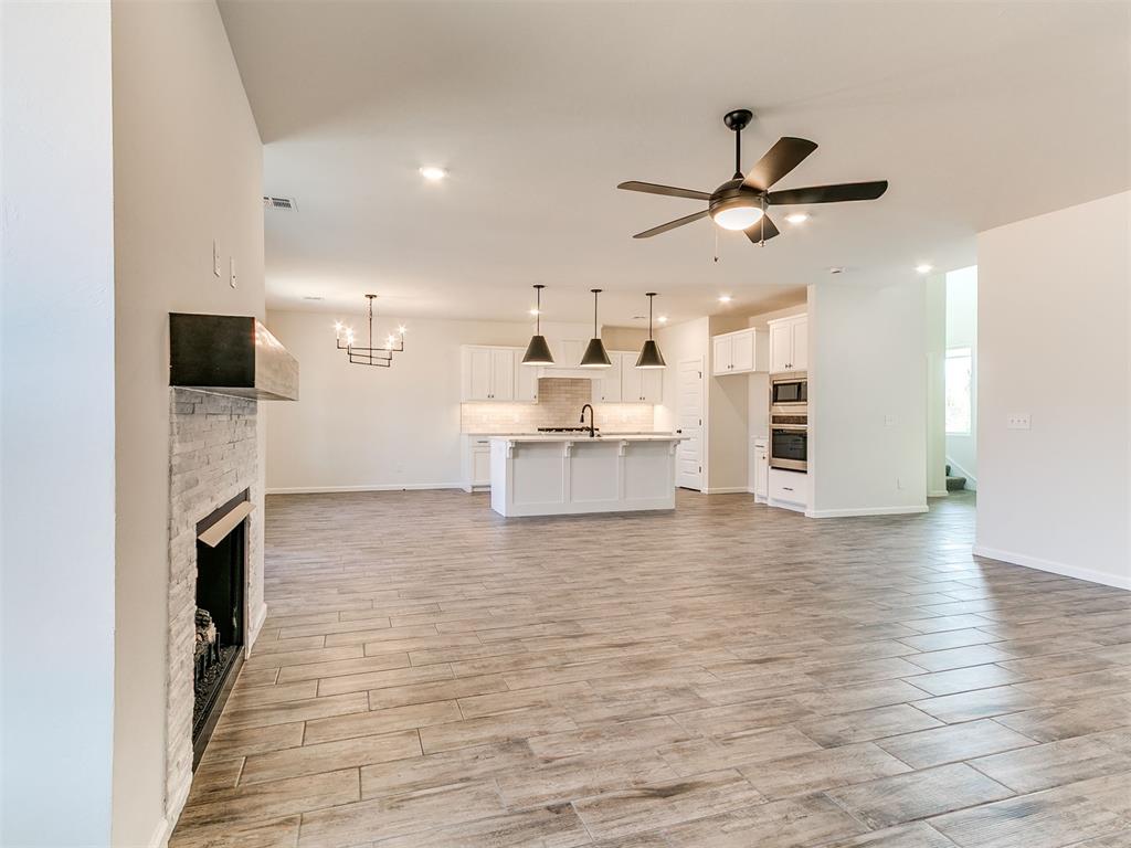 1304 Lighthorsemen Way Property Photo 6