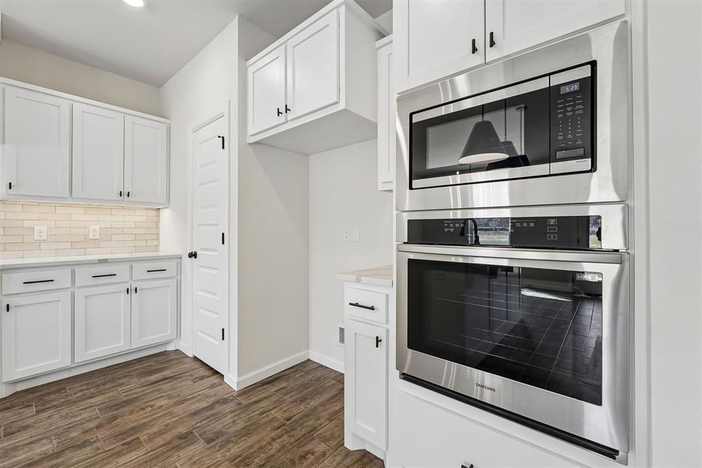 1304 Lighthorsemen Way Property Photo 9