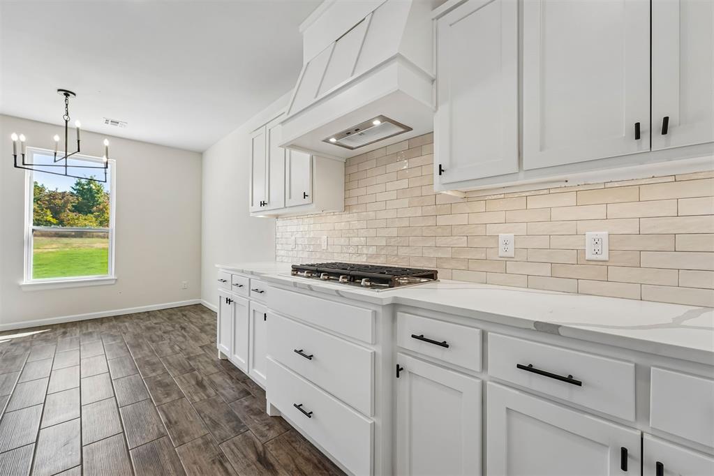1304 Lighthorsemen Way Property Photo 10