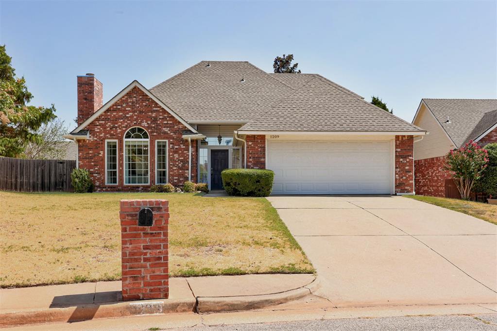 1209 Salem Avenue Property Photo 1