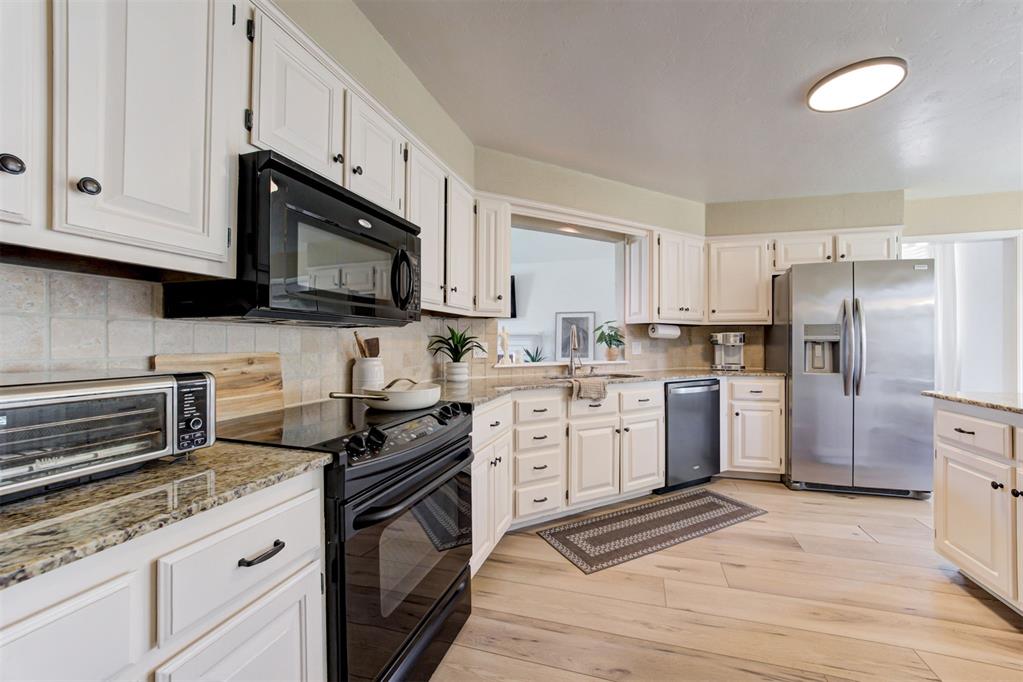 1209 Salem Avenue Property Photo 16