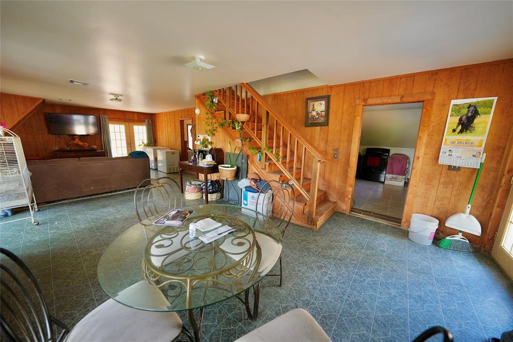 52469 W Highway 16 Property Photo 5