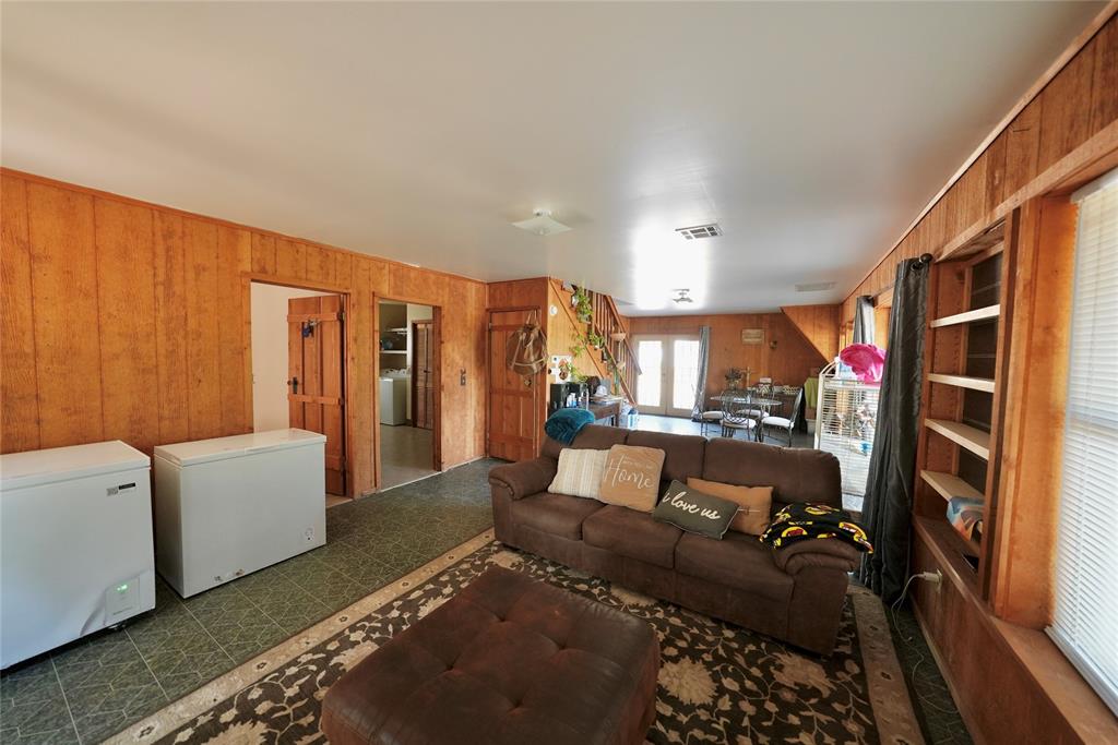 52469 W Highway 16 Property Photo 7