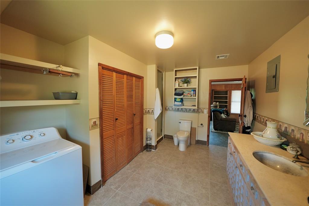 52469 W Highway 16 Property Photo 11