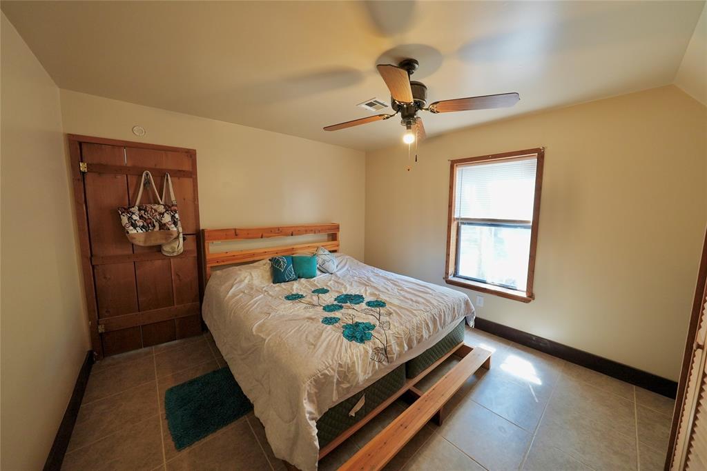 52469 W Highway 16 Property Photo 12