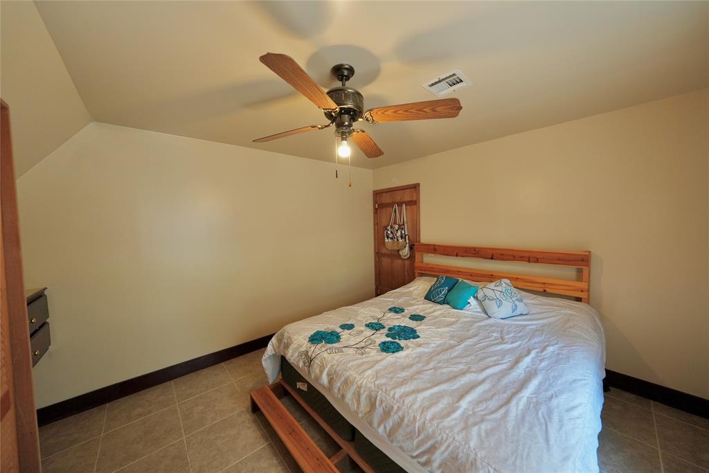 52469 W Highway 16 Property Photo 13