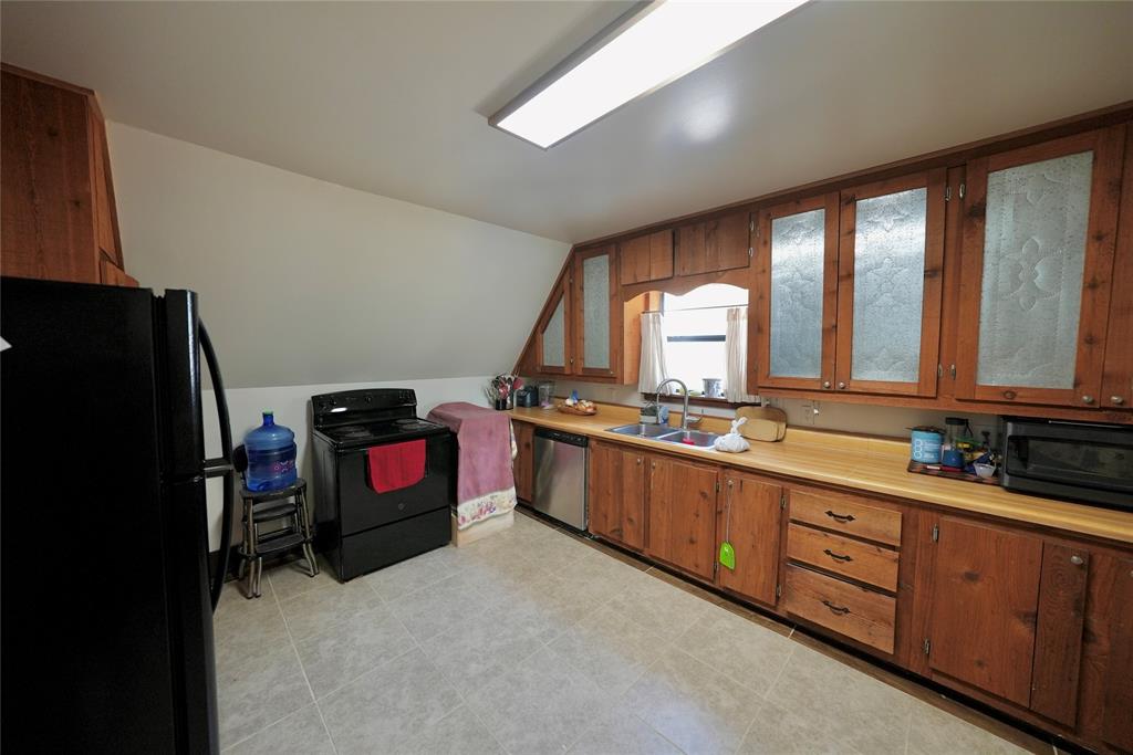 52469 W Highway 16 Property Photo 15