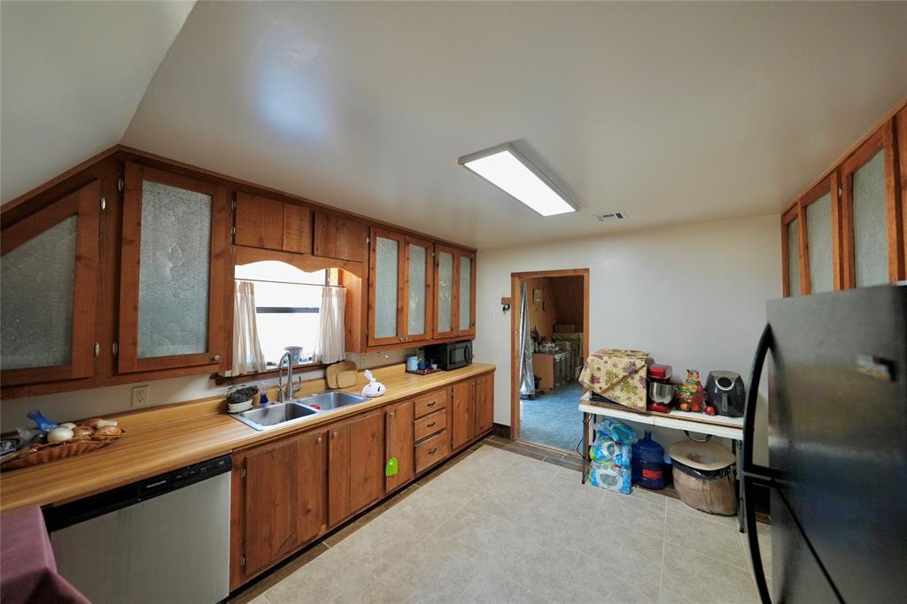 52469 W Highway 16 Property Photo 16