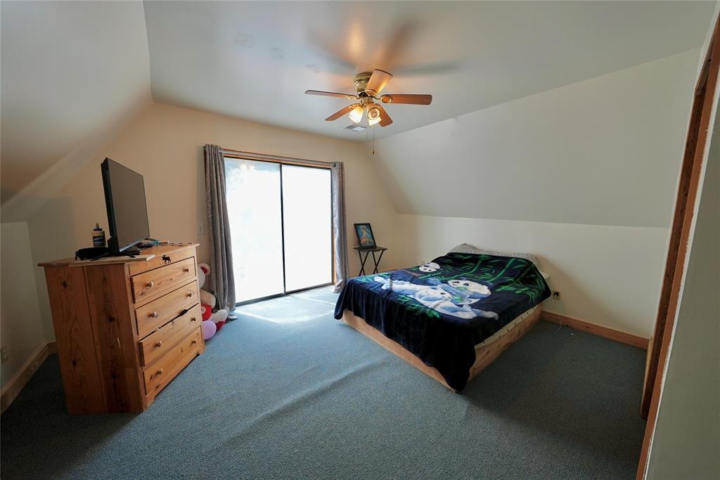 52469 W Highway 16 Property Photo 17