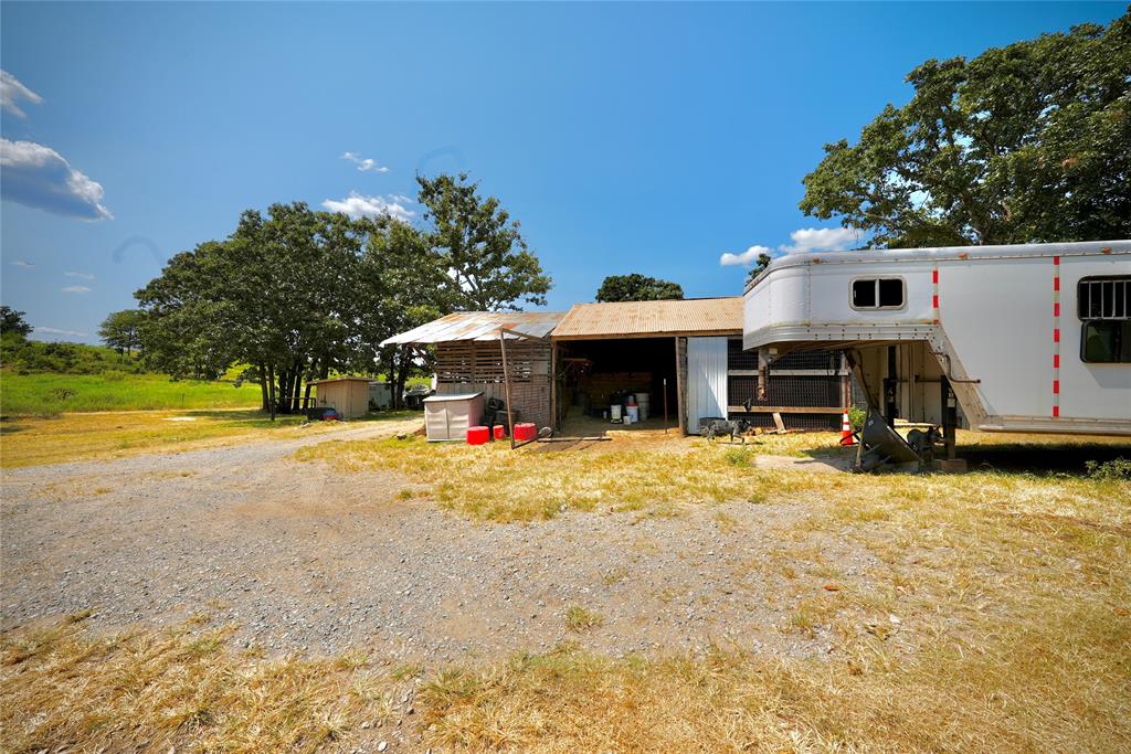52469 W Highway 16 Property Photo 24