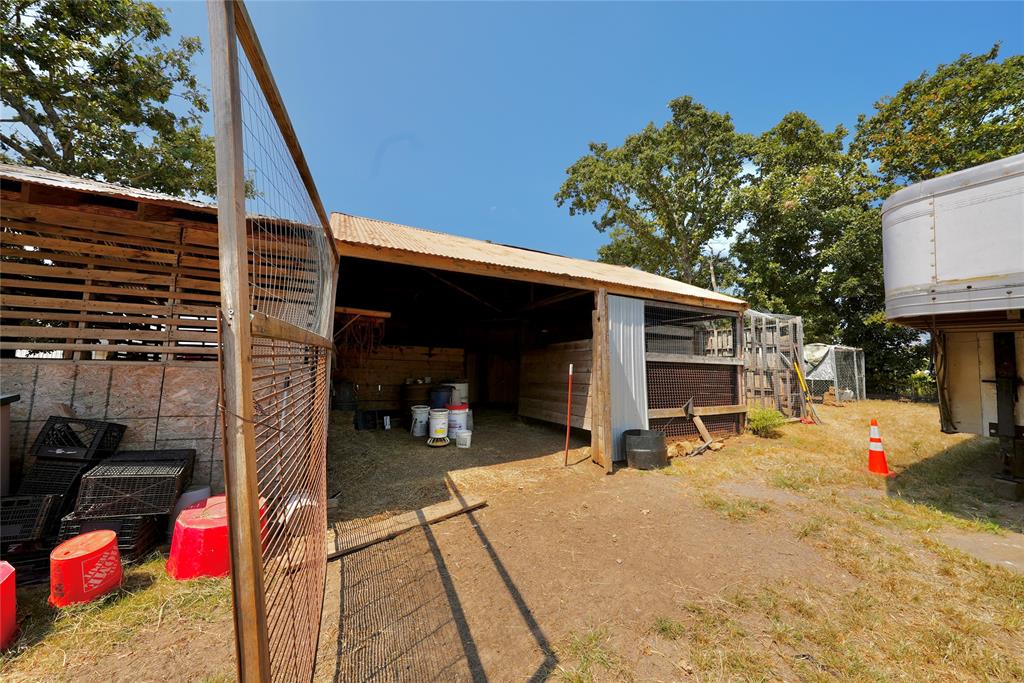 52469 W Highway 16 Property Photo 26