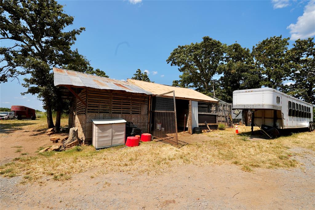 52469 W Highway 16 Property Photo 37