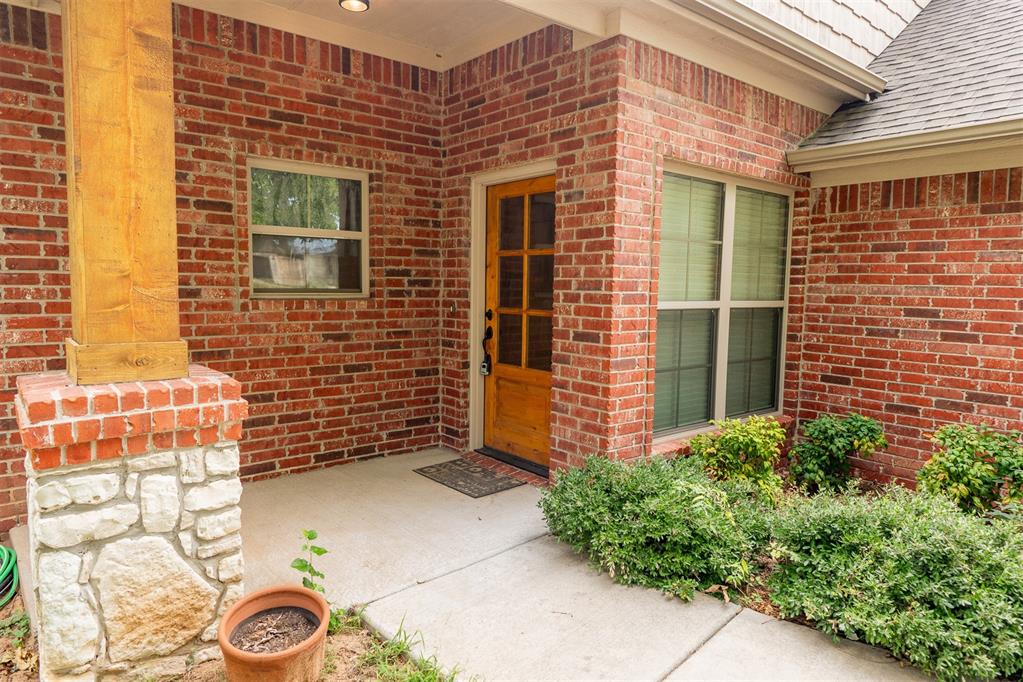 401 E Robert S Kerr Boulevard Property Photo 5