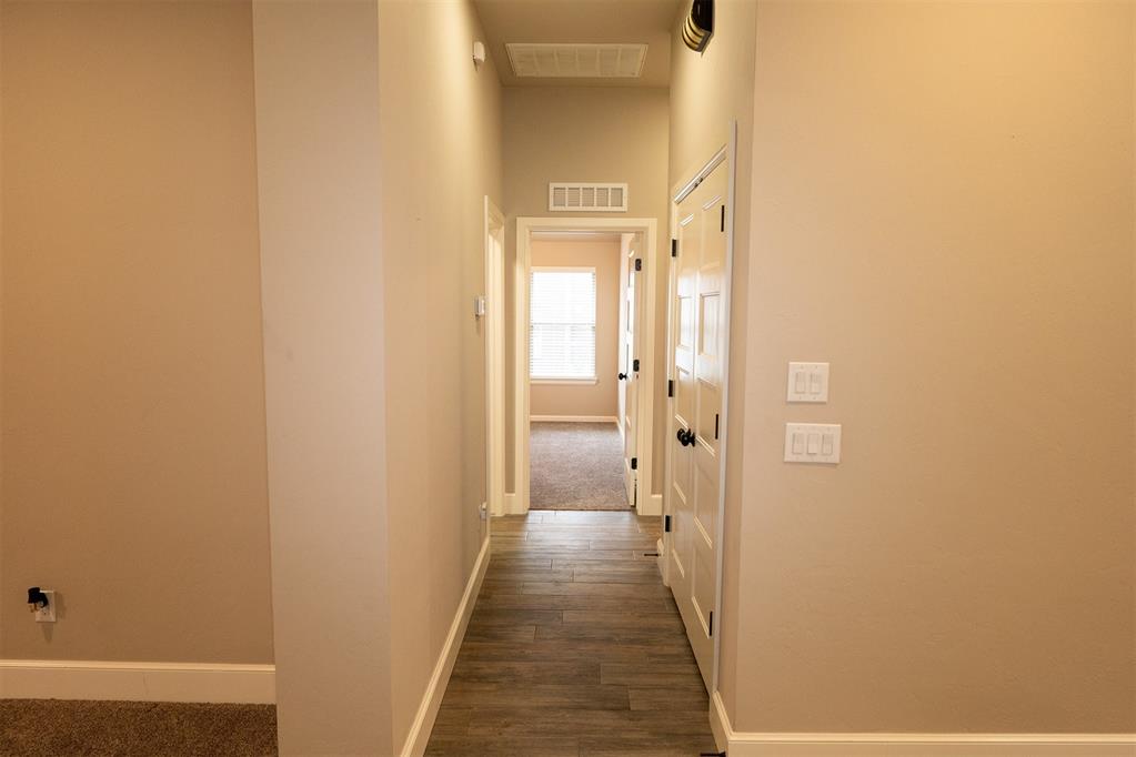 401 E Robert S Kerr Boulevard Property Photo 26
