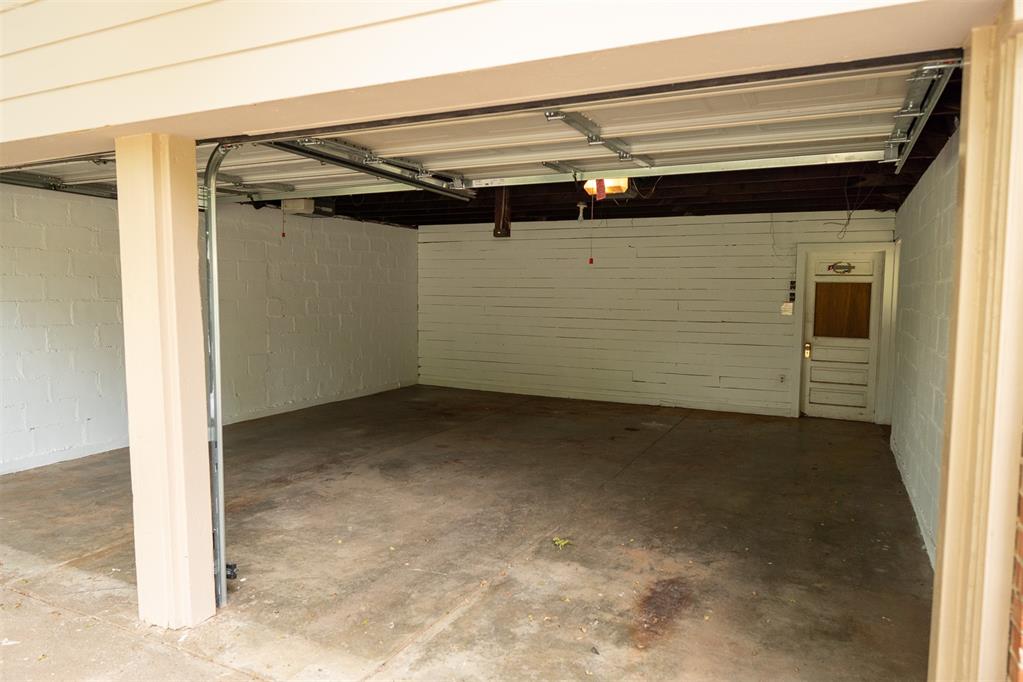 401 E Robert S Kerr Boulevard Property Photo 33