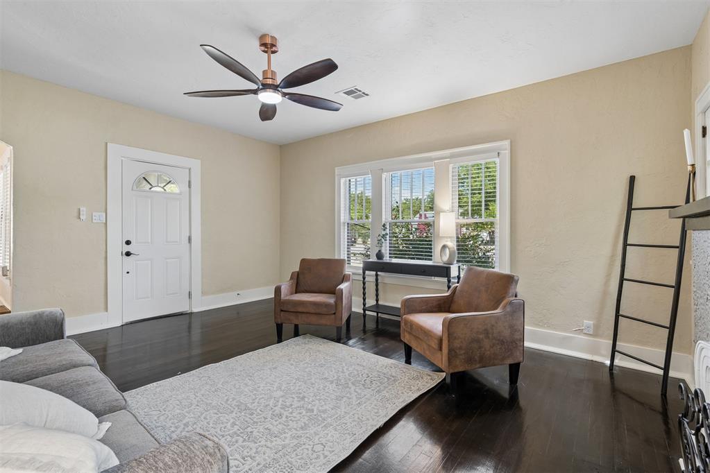610 Nw Dearborn Avenue Property Photo 9