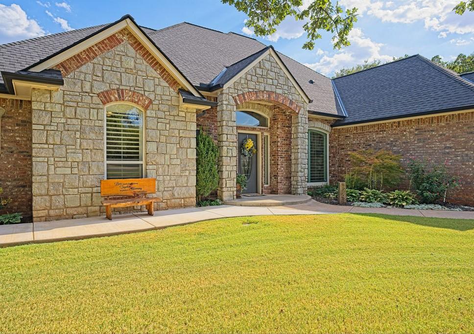 2422 Blackoak Court Property Photo 3