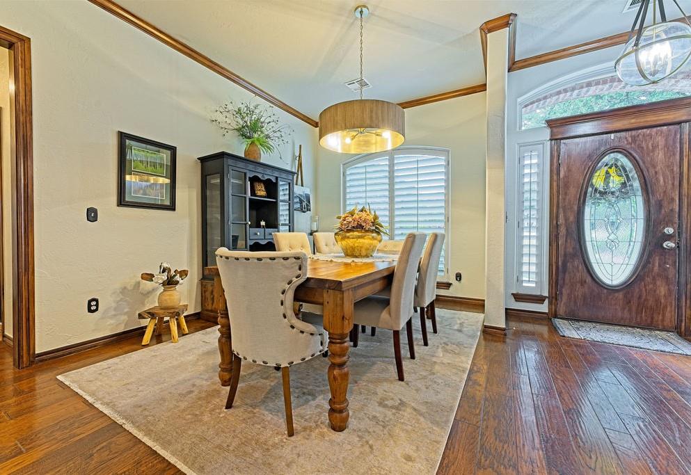 2422 Blackoak Court Property Photo 4