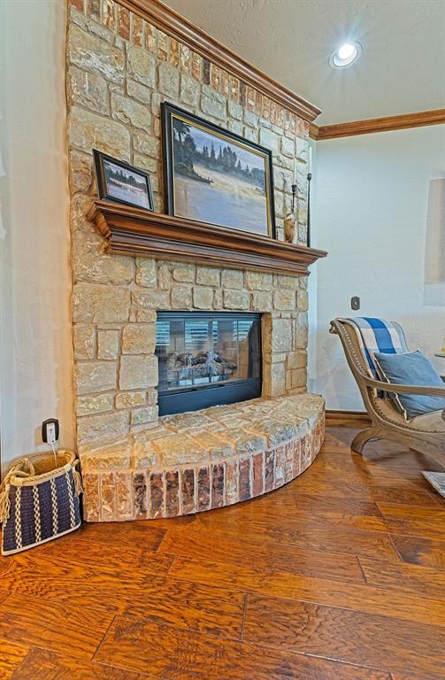 2422 Blackoak Court Property Photo 6